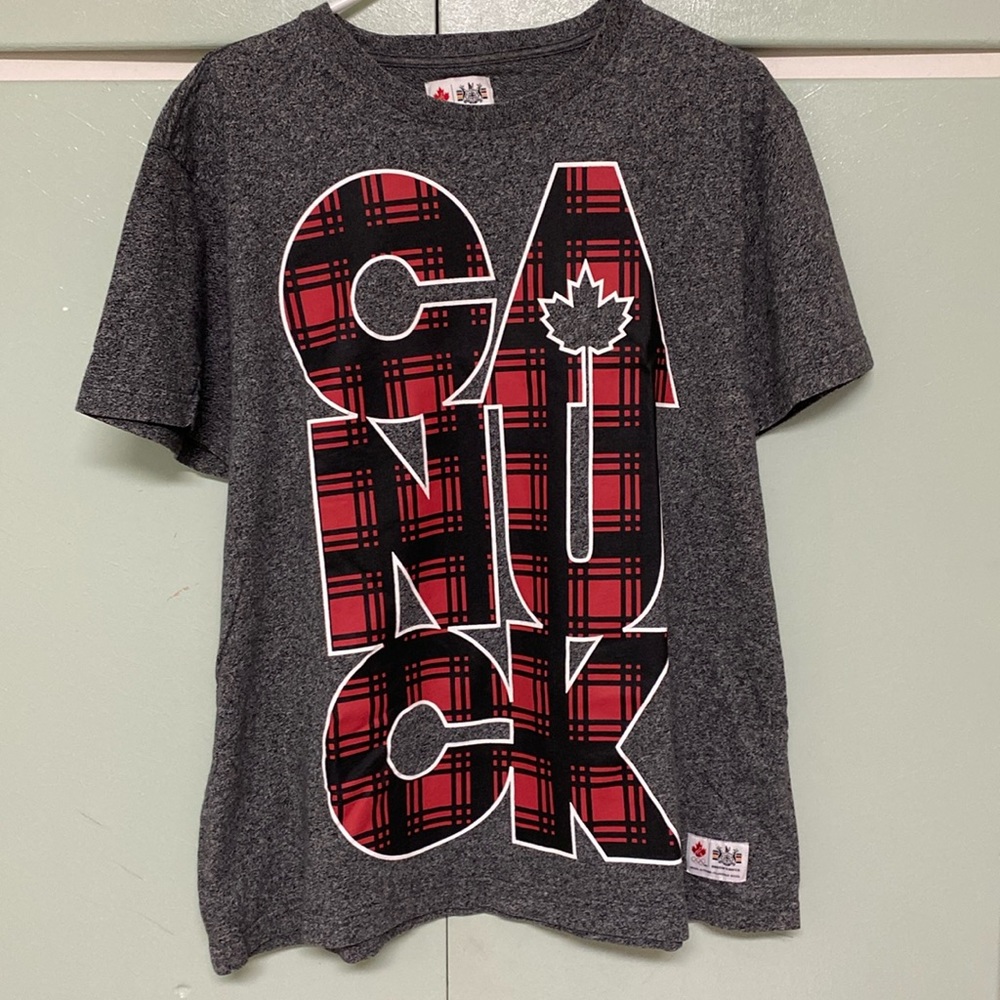 Hudson’s Bay Co. Canuck team Canada Olympics Gray Tee Mens size Large